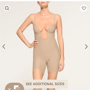 SKIMS Mid thigh plunge bodysuit shapewear